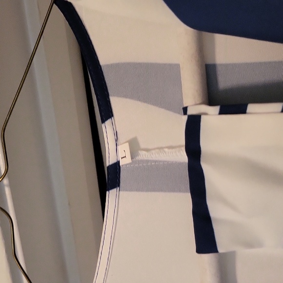 Dress - Picture 3 of 7